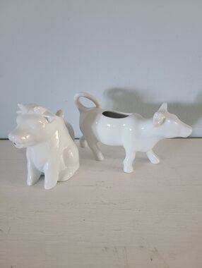 Pair of Cow Creamers